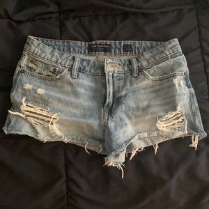 Lucky Brand cut off jean shorts. Size 4/ 27 waist.
